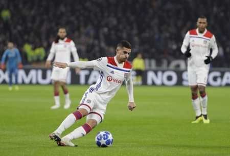 她既能在镜 她既能在镜